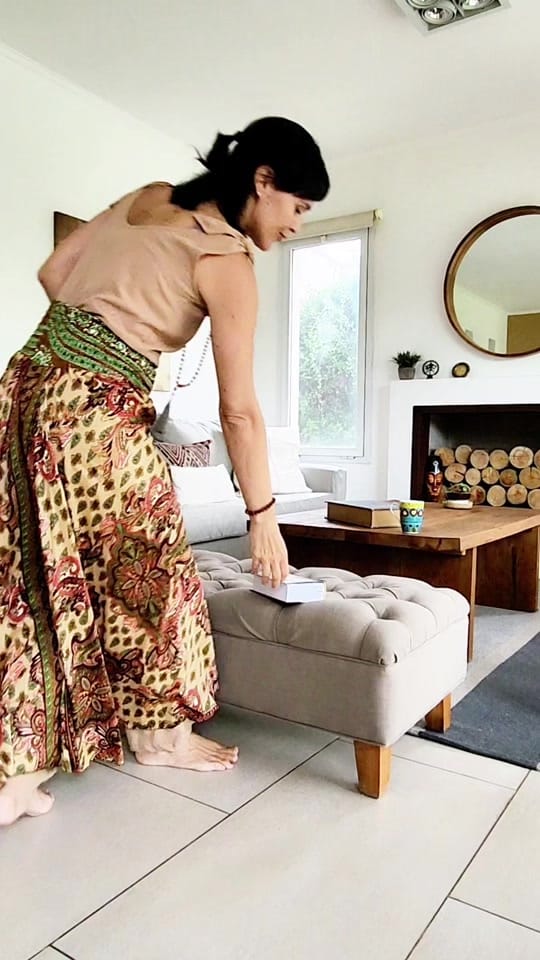 Post 1 by yogaconrochi on TikTok (video)