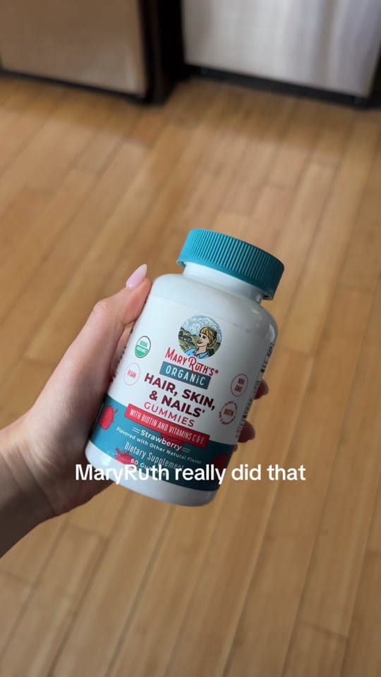 Post 6 by Liana Ratner on TikTok (video)