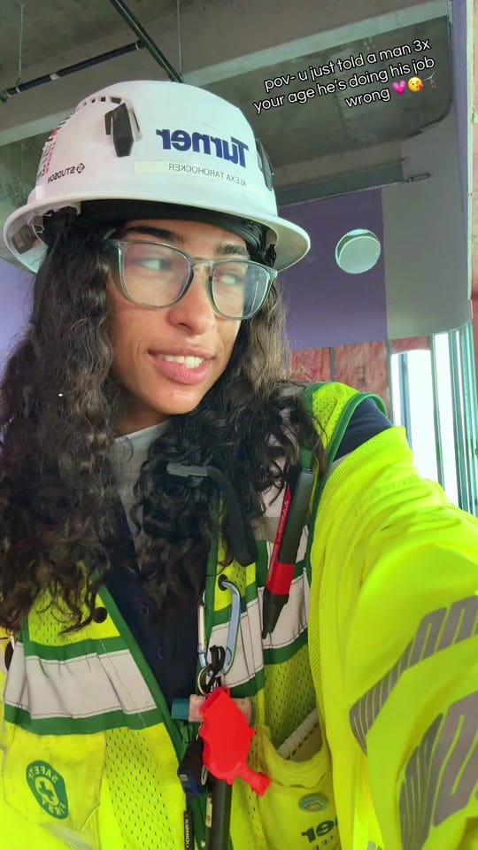 Post 2 by Alexa Karmyn on TikTok (video)