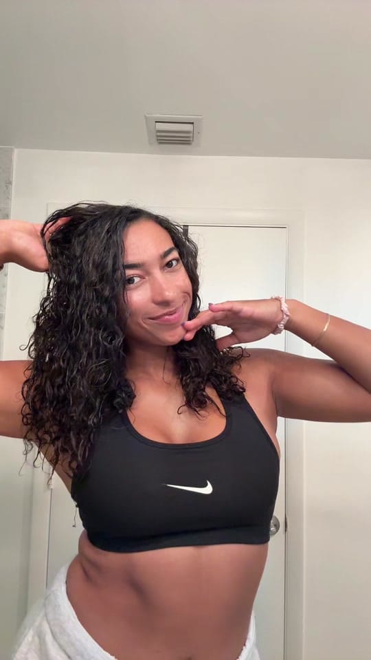 Post 3 by Alexa Karmyn on TikTok (video)