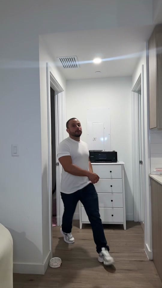 Post 1 by williamfit305 on TikTok (video)
