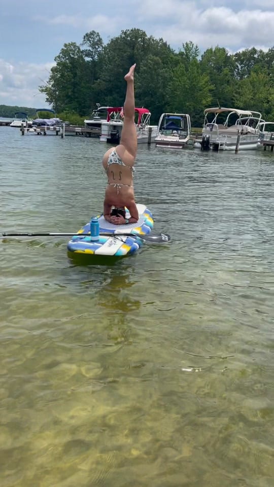 Post 4 by Asia Roth on TikTok (video)