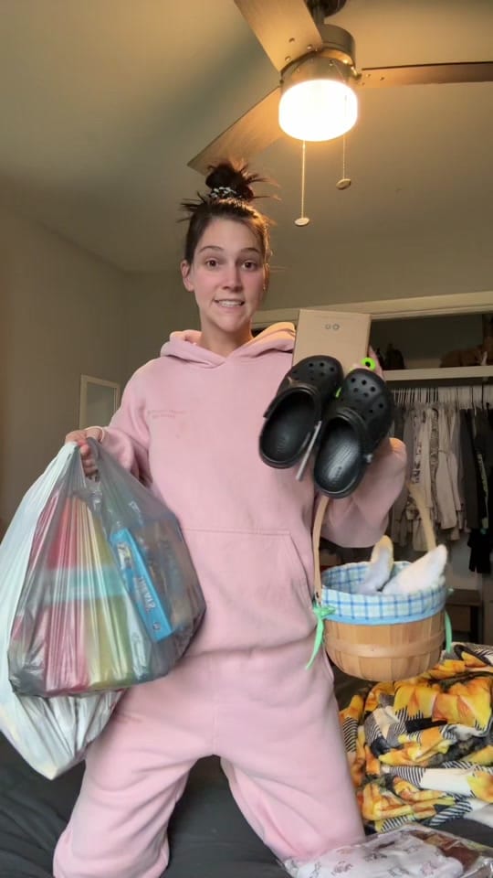 Post 1 by Kayla| Mama💙 Photographer 📸 on TikTok (video)