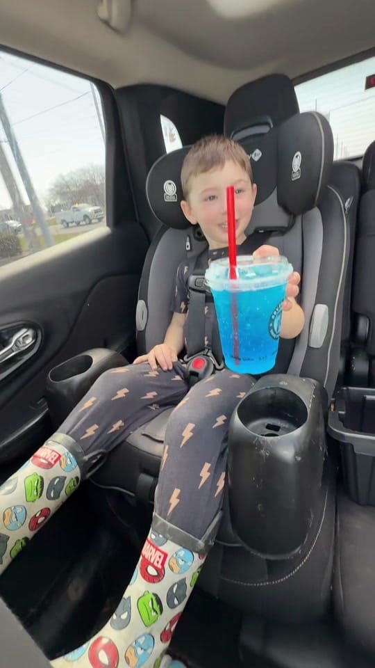 Post 8 by Kayla| Mama💙 Photographer 📸 on TikTok (video)