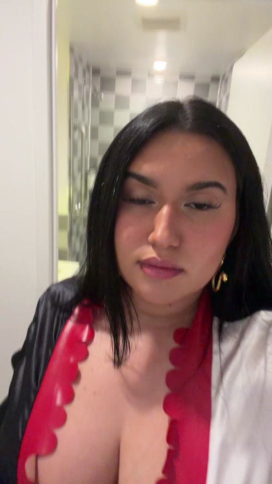 Post 2 by Katarina on TikTok (video)