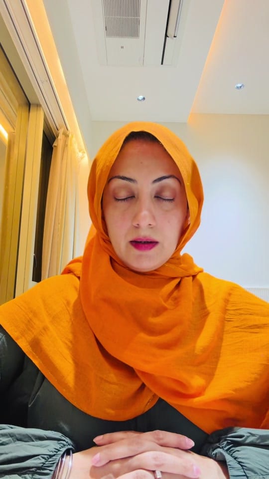 Post 1 by Gurleen Chopra on TikTok (video)