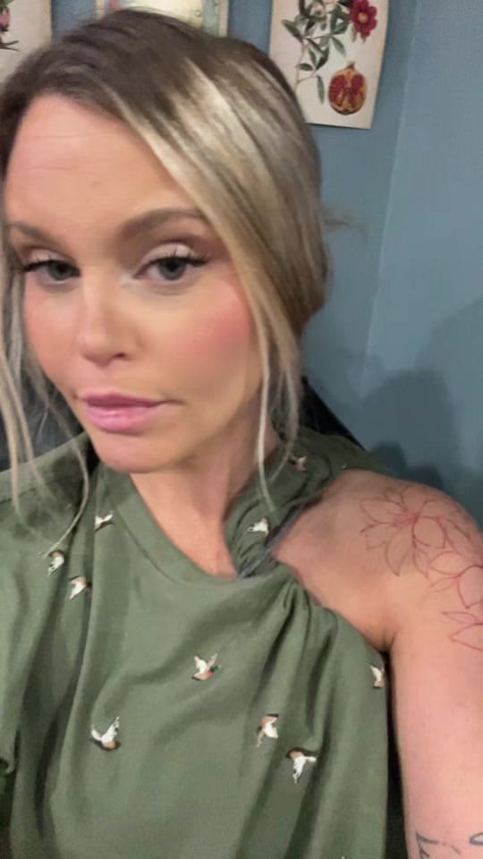 Post 2 by Caroline Armstrong 🔅 on TikTok (video)