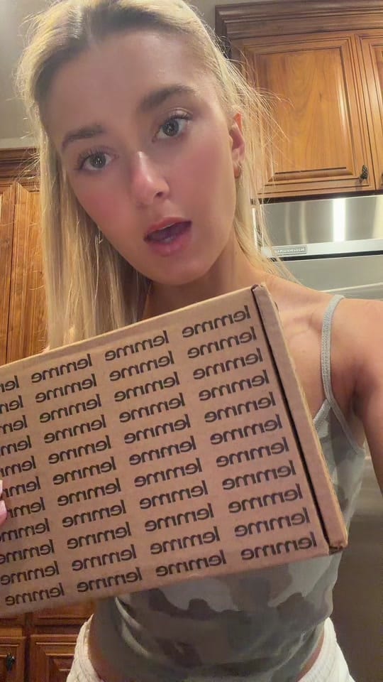 Post 4 by HANNA KRAMEROV on TikTok (video)