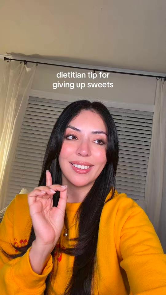 Post 4 by Gaby Vaca-Flores Nutritionist on TikTok (video)