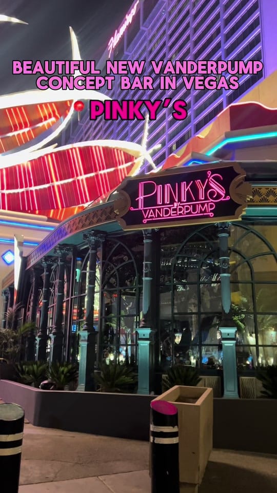 Post 5 by Houston Foodie on TikTok (video)