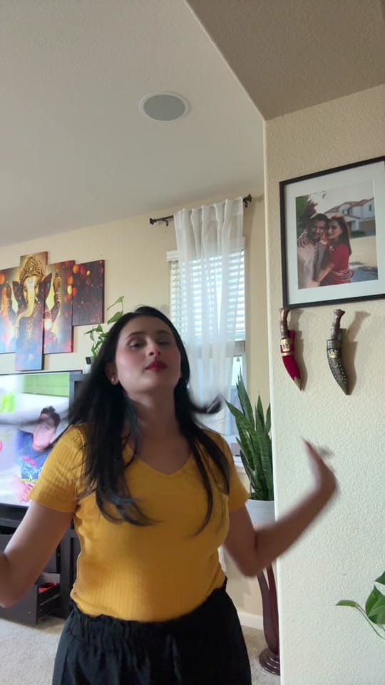 Post 10 by Yojana on TikTok (video)