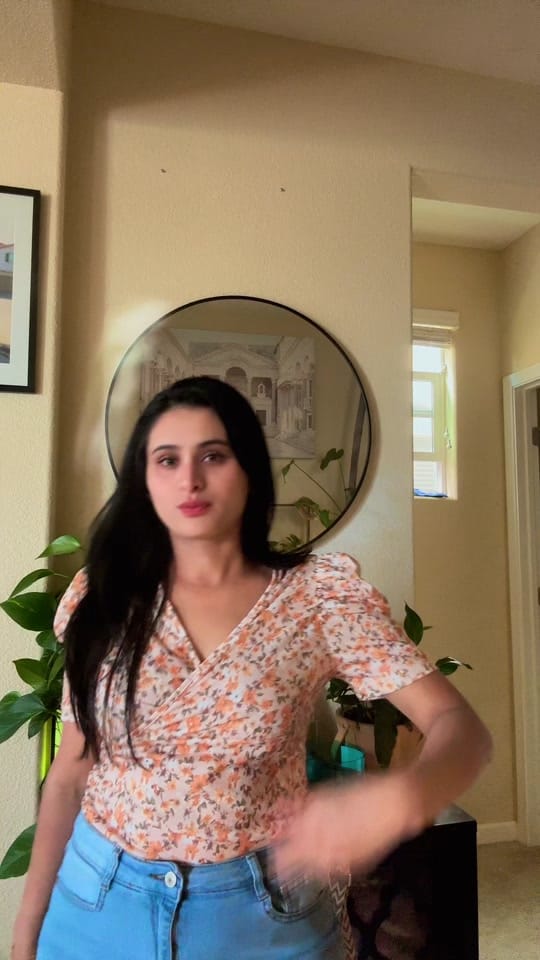 Post 1 by Yojana on TikTok (video)