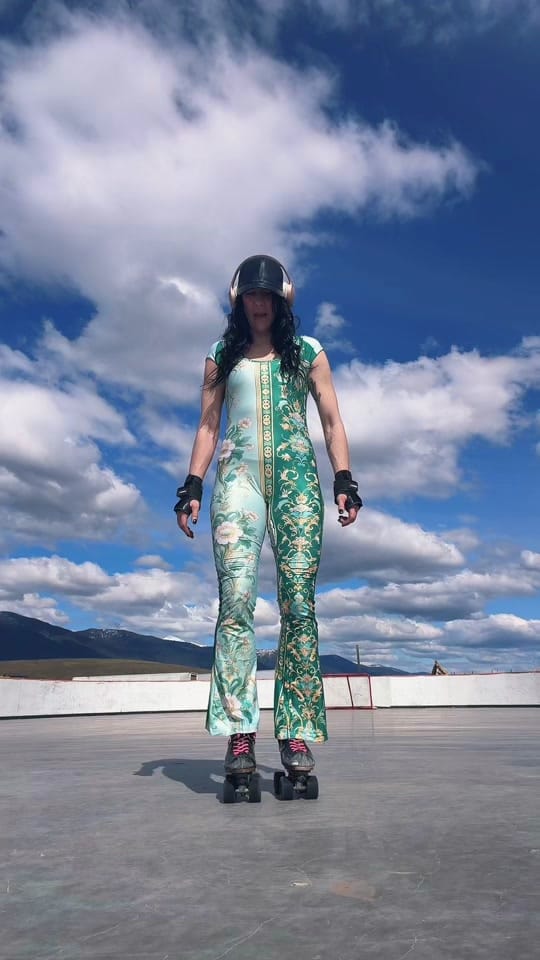 Post 2 by Abby Alternative 🛼🧘🏻‍♀️🏔️ on TikTok (video)