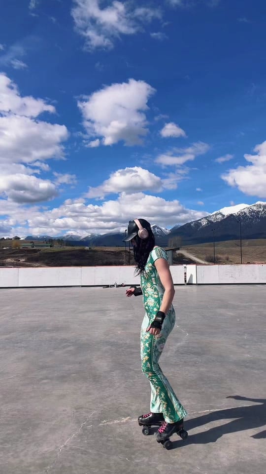 Post 1 by Abby Alternative 🛼🧘🏻‍♀️🏔️ on TikTok (video)