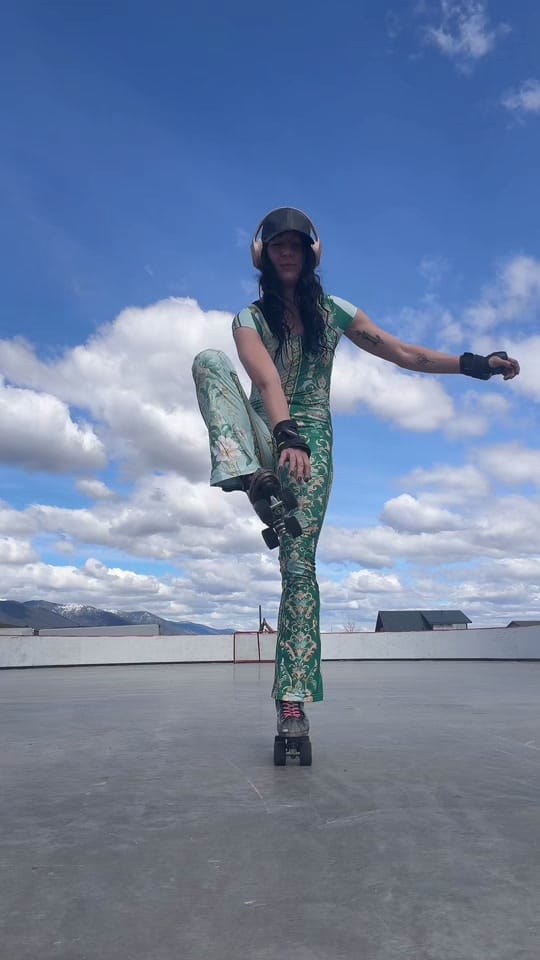 Post 4 by Abby Alternative 🛼🧘🏻‍♀️🏔️ on TikTok (video)