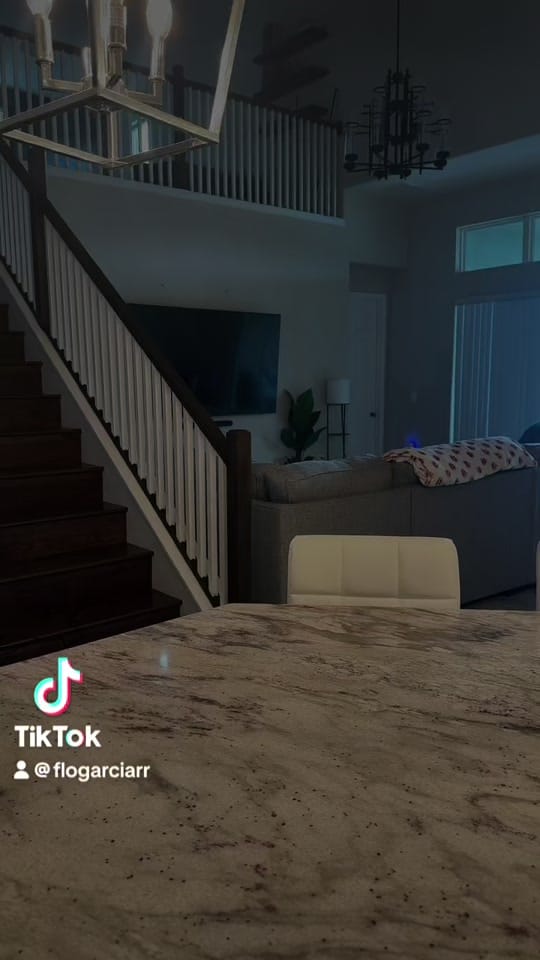 Post 2 by Florencia on TikTok (video)