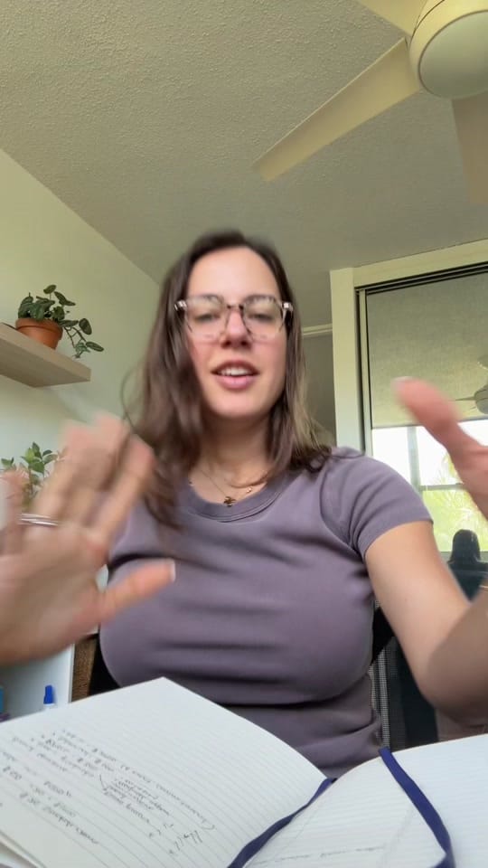 Post 2 by Sofia Vegas on TikTok (video)