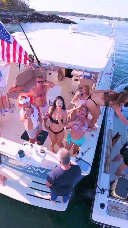 Post 4 by Sash on TikTok (video)