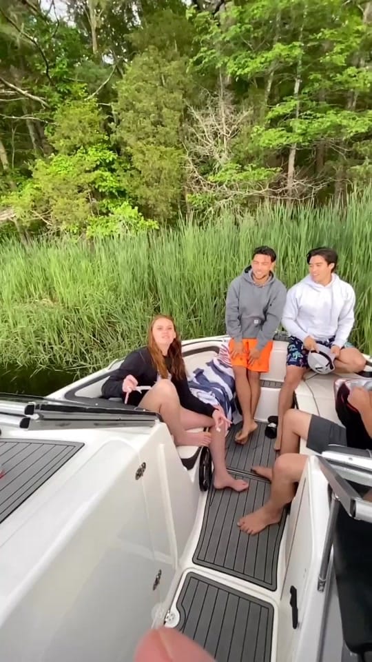 Post 9 by Sash on TikTok (video)