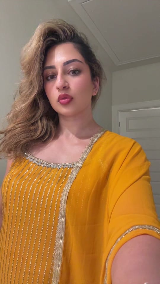 Post 3 by Simmi Kaur 🧿 on TikTok (video)