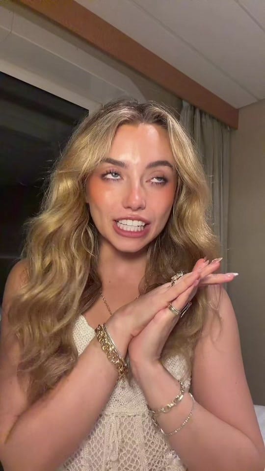Post 6 by Kleine on TikTok (video)