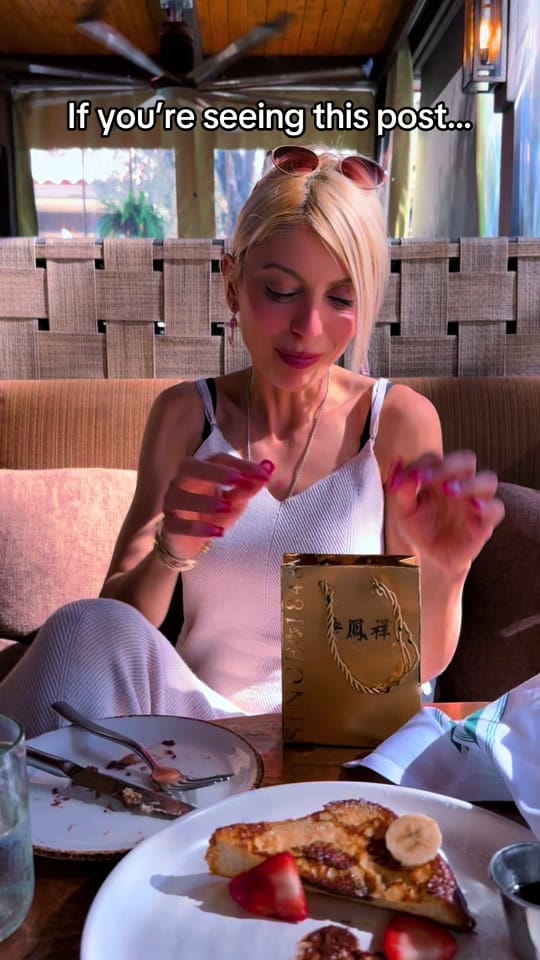 Post 6 by Queen April on TikTok (video)
