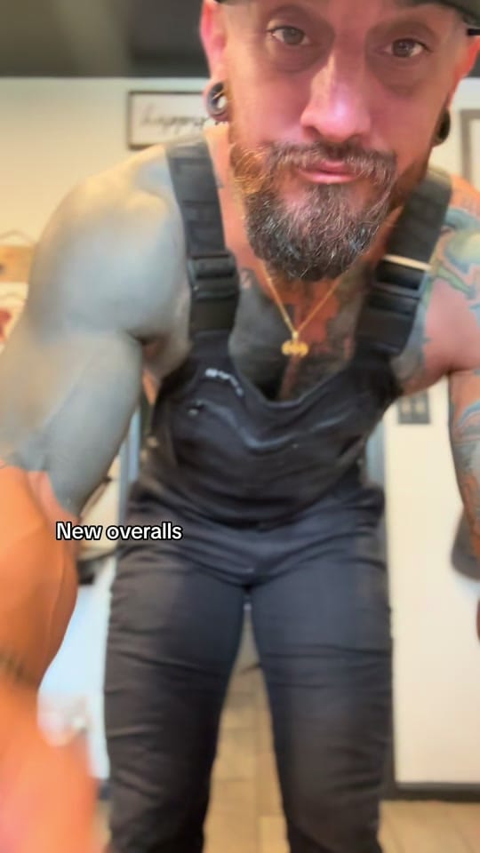 Post 10 by boom_boom2 on TikTok (video)