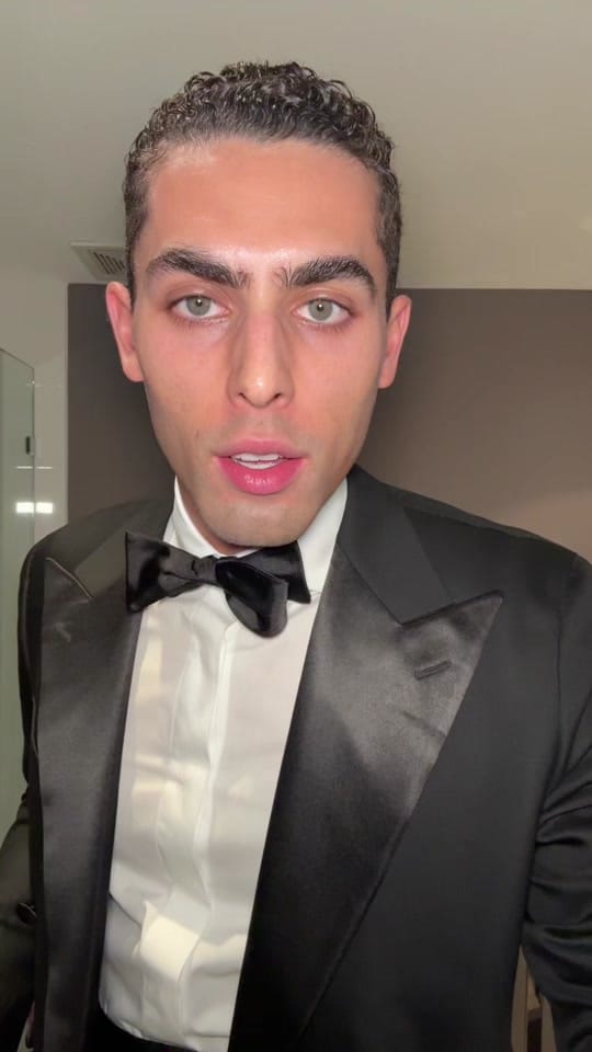 Post 9 by yannis on TikTok (video)