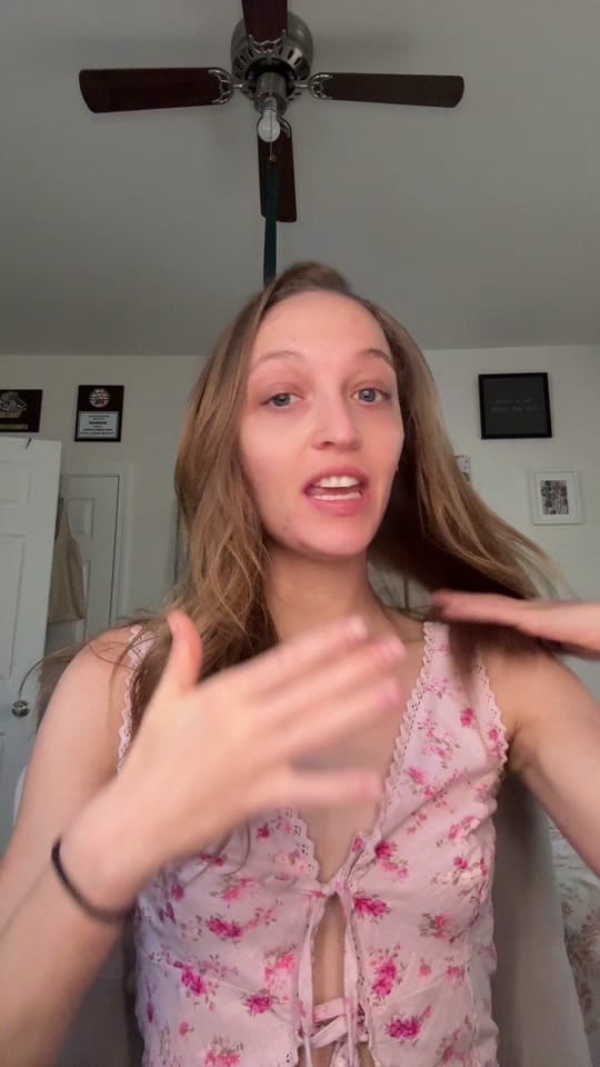 Post 3 by EMILY PAIGE on TikTok (video)