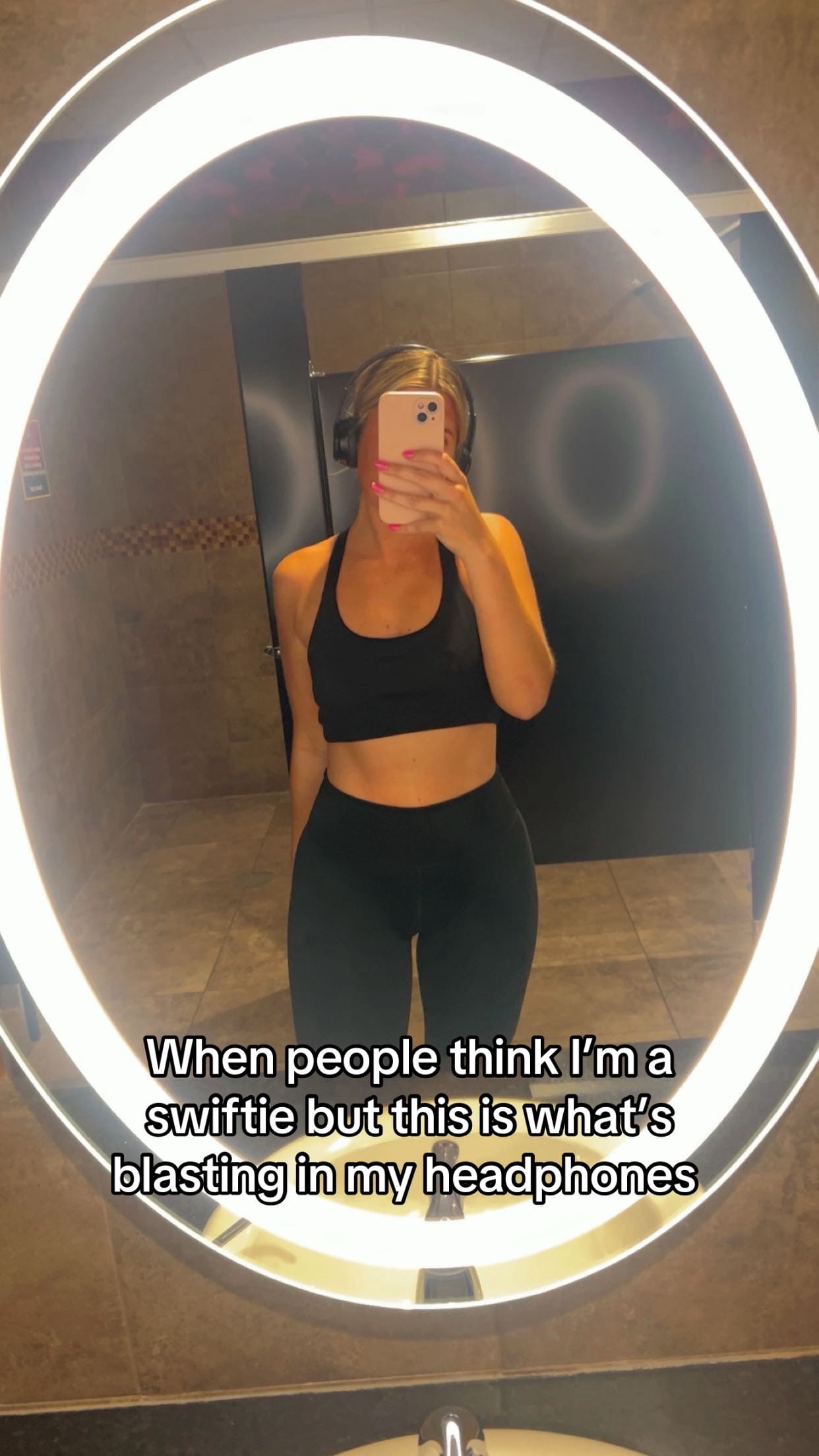 Post 1 by hayleyhoiseck on TikTok (video)