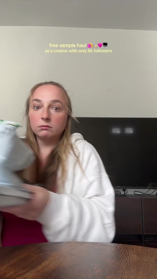 Post 3 by ROSIE 🍒 on TikTok (video)