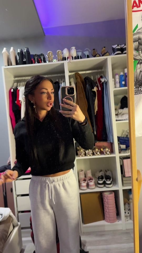 Post 4 by Valeria Strippoli on TikTok (video)