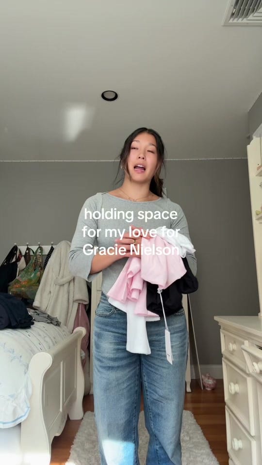 Post 3 by Julia Bedell on TikTok (video)