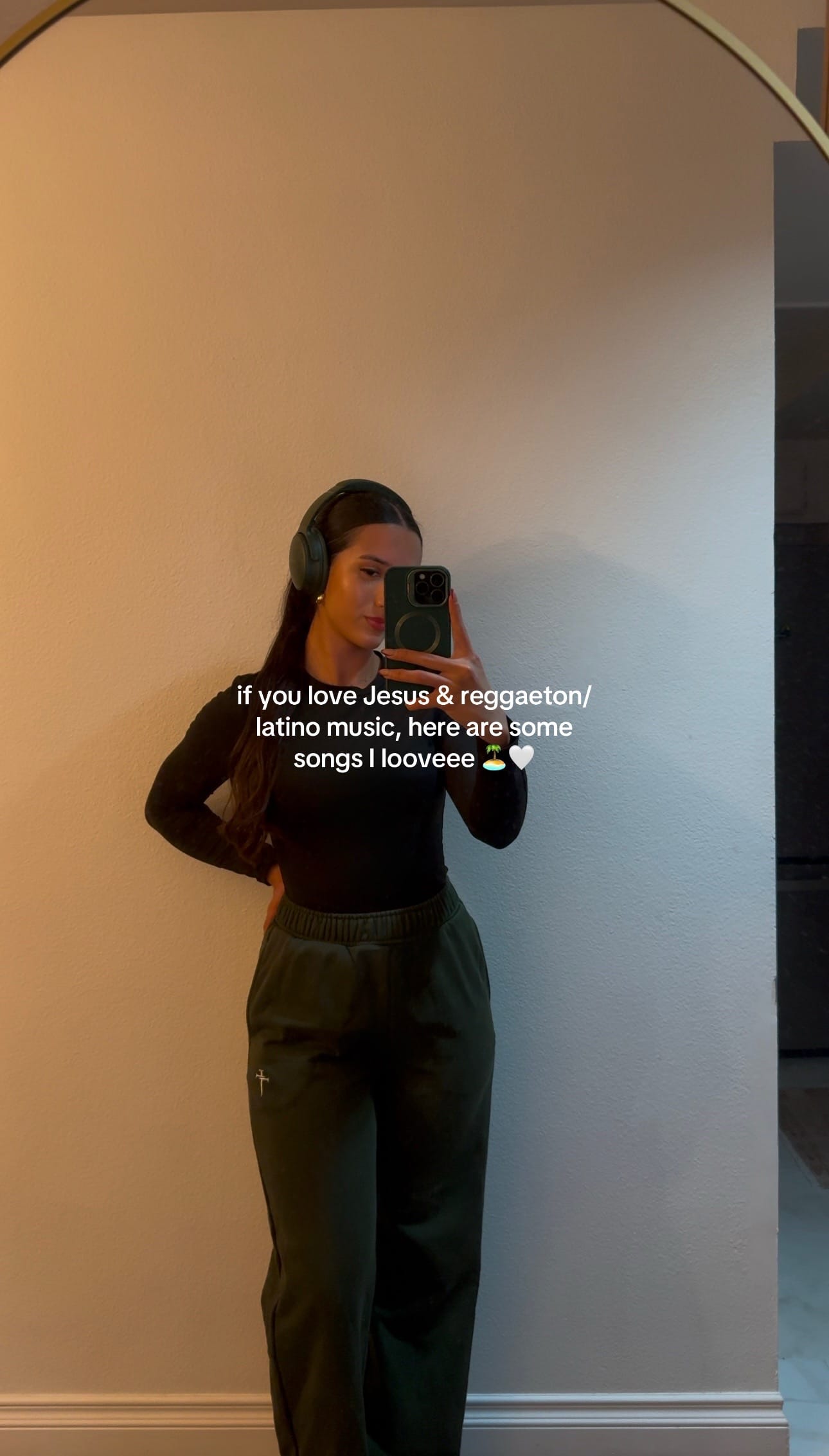 Post 8 by Nikky on TikTok (video)
