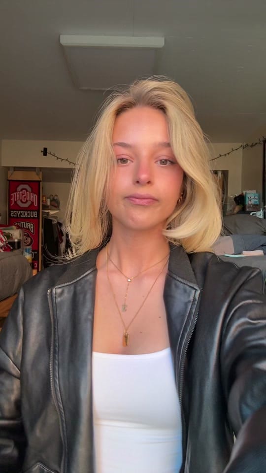 Post 9 by EMI on TikTok (video)