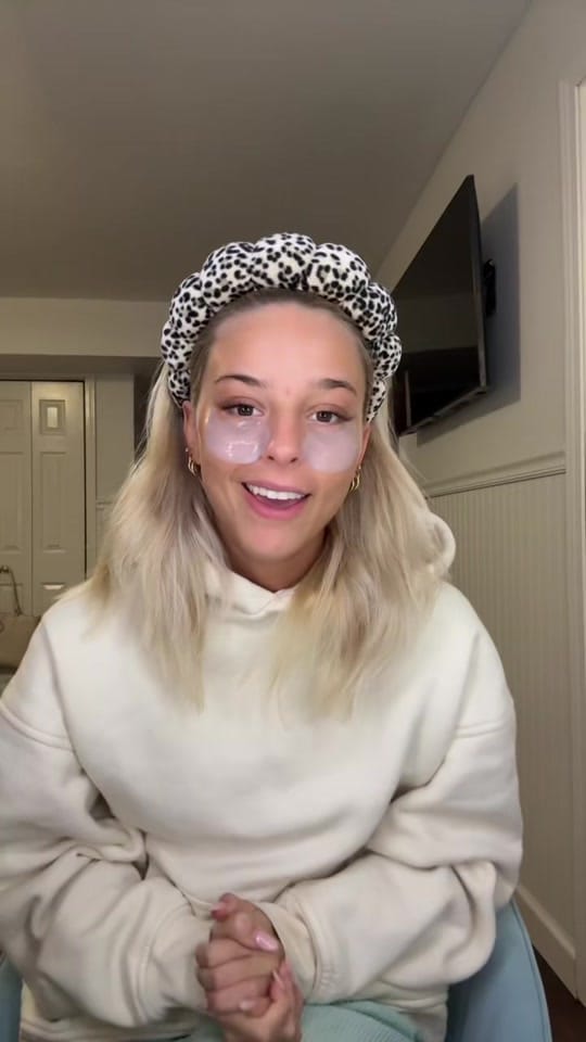 Post 6 by EMI on TikTok (video)