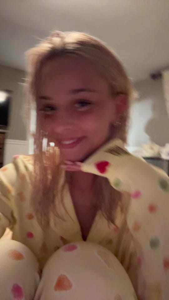 Post 8 by EMI on TikTok (video)