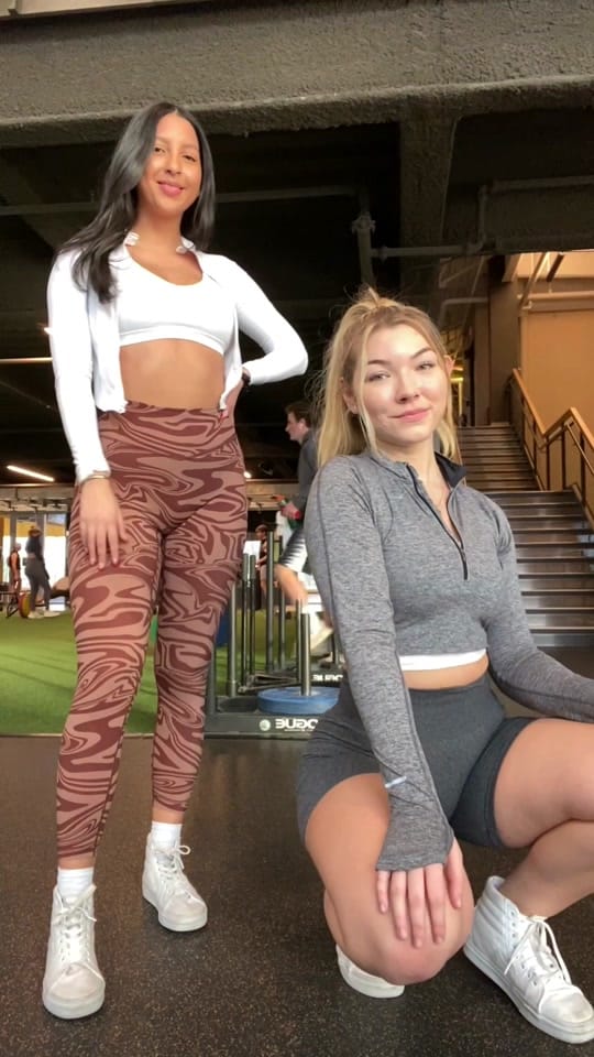 Post 6 by Mary & Natalia on TikTok (video)