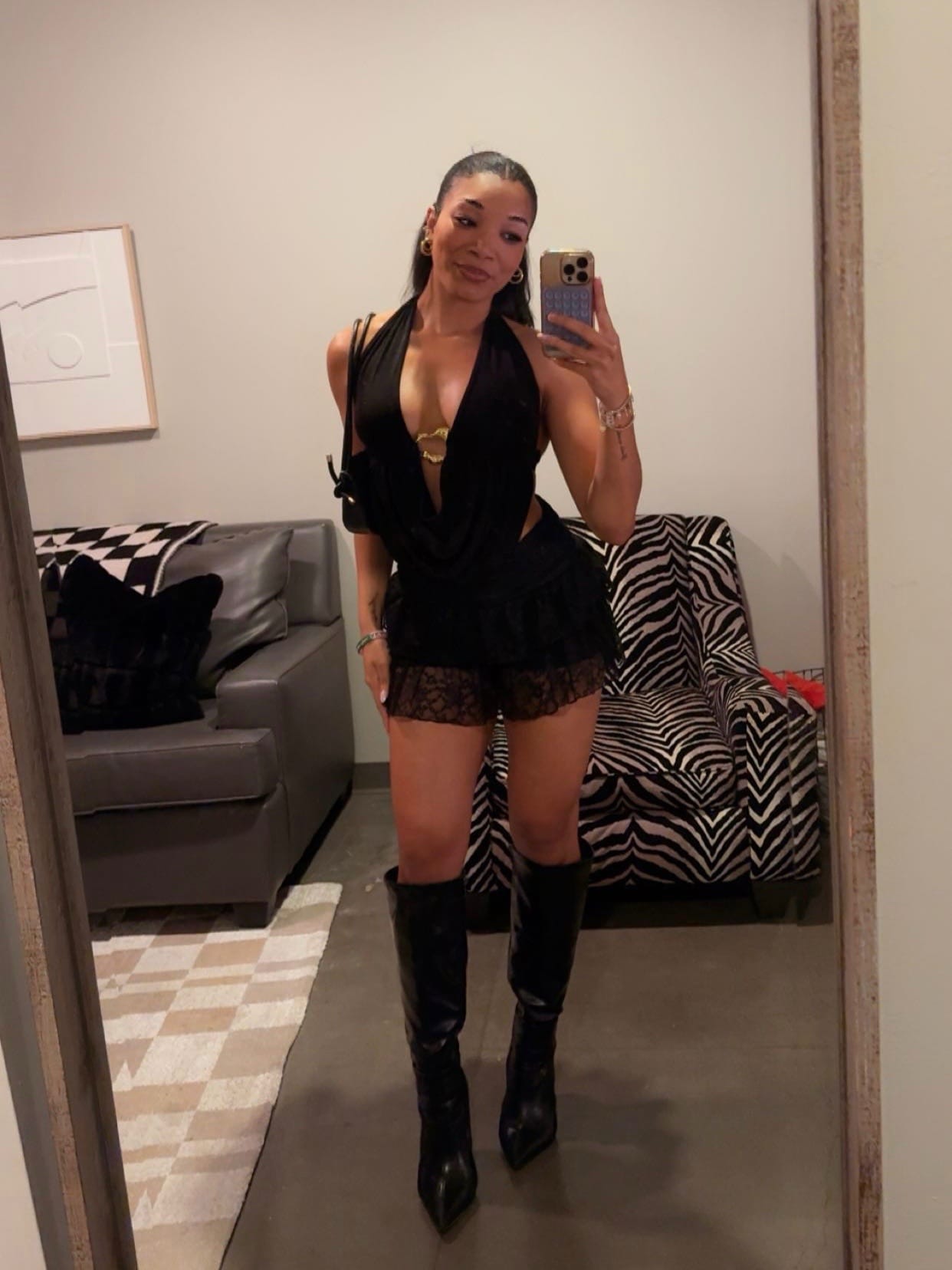 Post 6 by Bella on TikTok (video)
