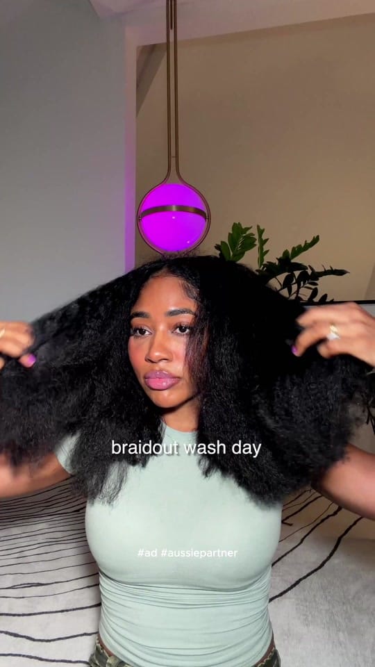 Post 1 by JeweJeweBee on TikTok (video)