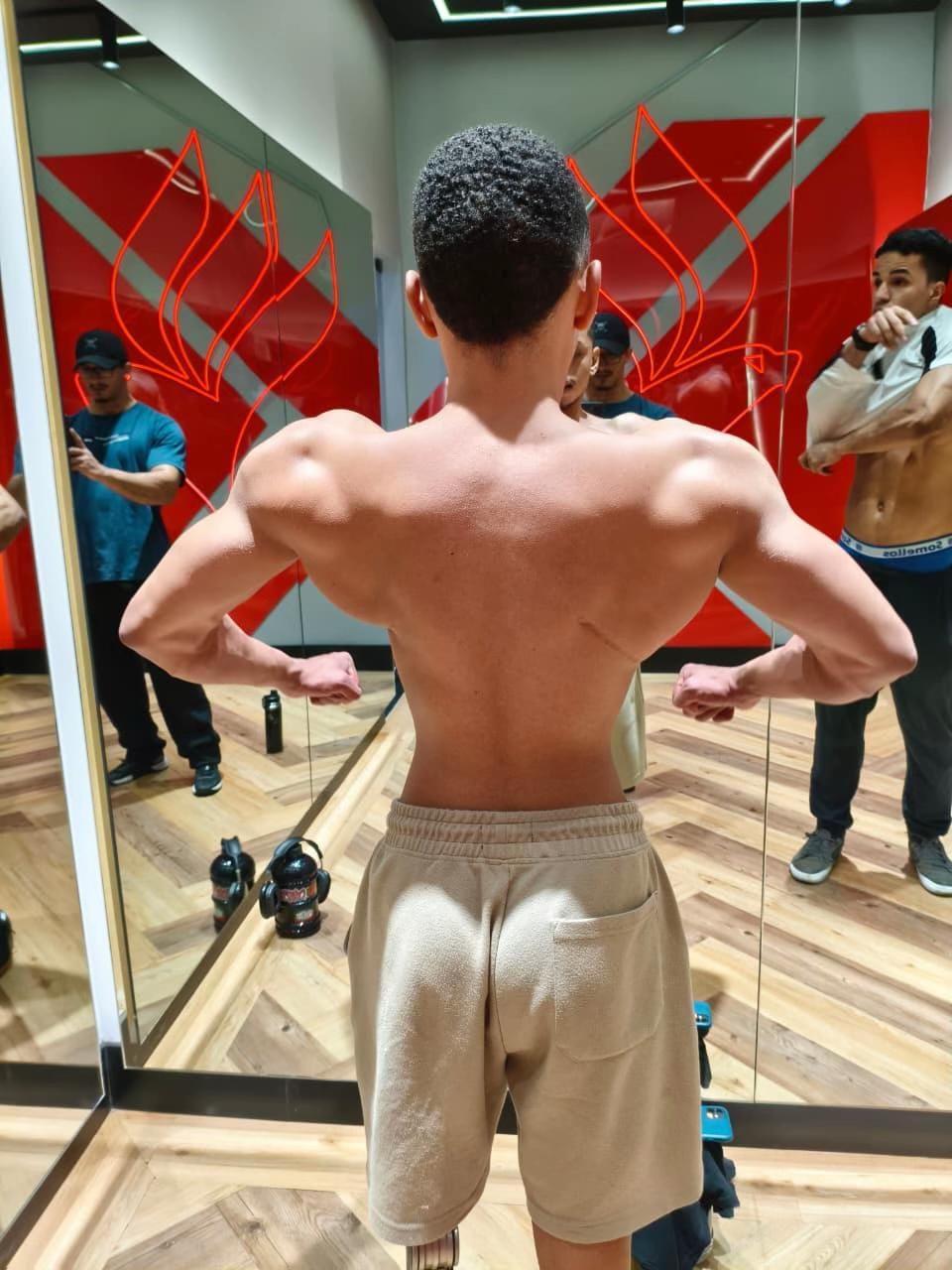 Post 4 by yuri fernandes on TikTok (video)