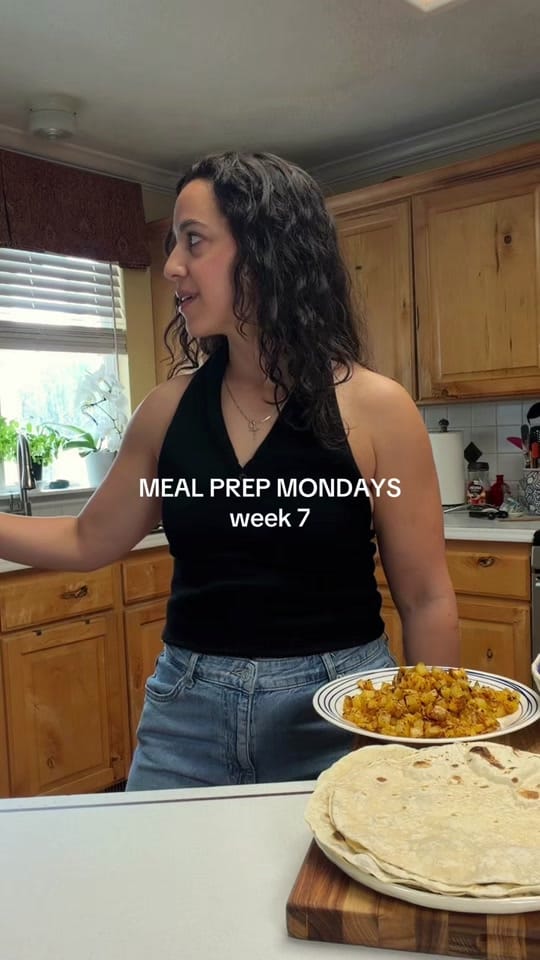 Post 1 by Eleni Saltas on TikTok (video)