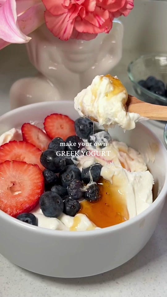 Post 8 by Eleni Saltas on TikTok (video)