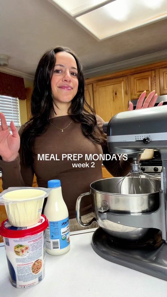 Post 6 by Eleni Saltas on TikTok (video)