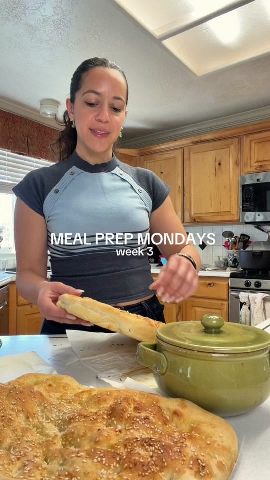 Post 5 by Eleni Saltas on TikTok (video)