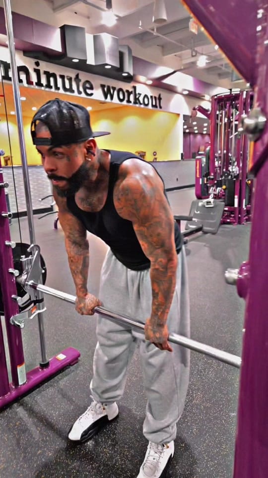 Post 2 by LuckyGunz on TikTok (video)