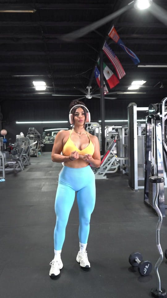 Post 5 by Alexya on TikTok (video)