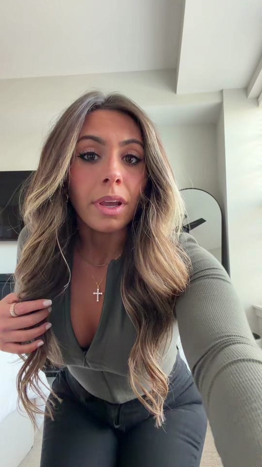 Post 5 by ARIANA VITALE on TikTok (video)