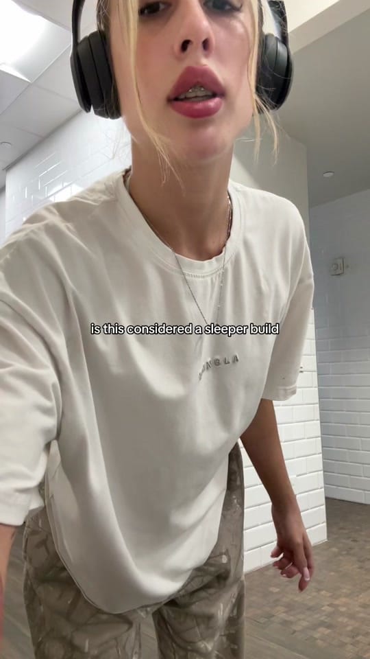 Post 3 by E🧚‍♀️ on TikTok (video)