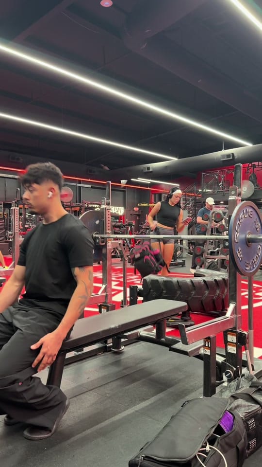 Post 1 by Yobani on TikTok (video)